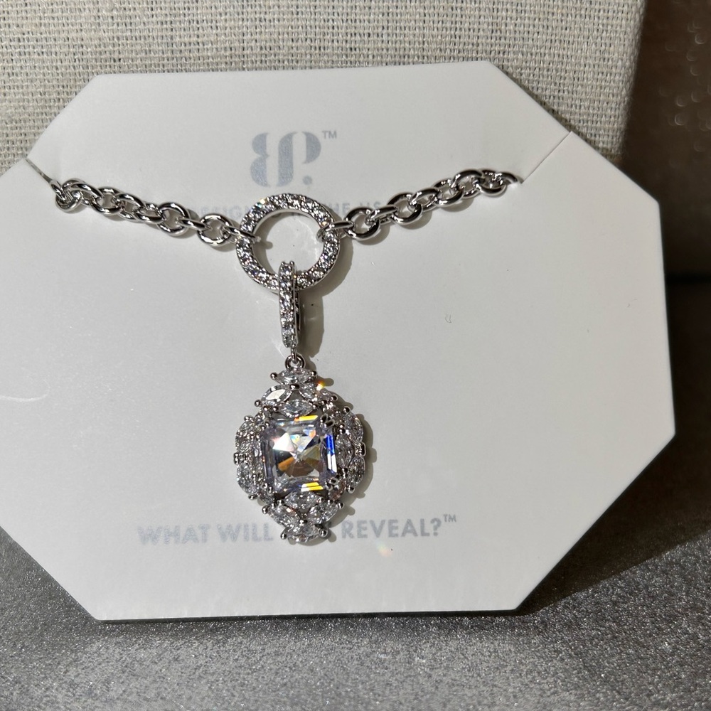 Bomb Party Cubic Zirconia“Dandelions On The Breeze” NK51651 Rhodium Plating New
